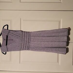 SM sleeveless v neck dress